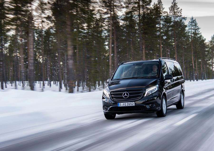  Mercedes-Benz Vito Tourer Select 4x4 2015 года  (фото 2 из 4)